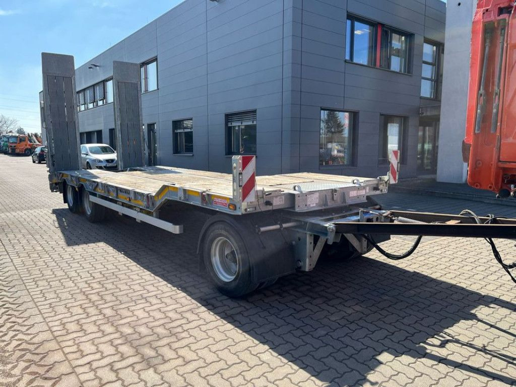 Müller-Mitteltal Tiefladeanhänger T 3 Profi 30,0 Tiefladeranhänge - Remorque porte-engin surbaissée: photos 4 Müller-Mitteltal Tiefladeanhänger T 3 Profi 30,0 Tiefladeranhänge - Remorque porte-engin surbaissée: photos 4