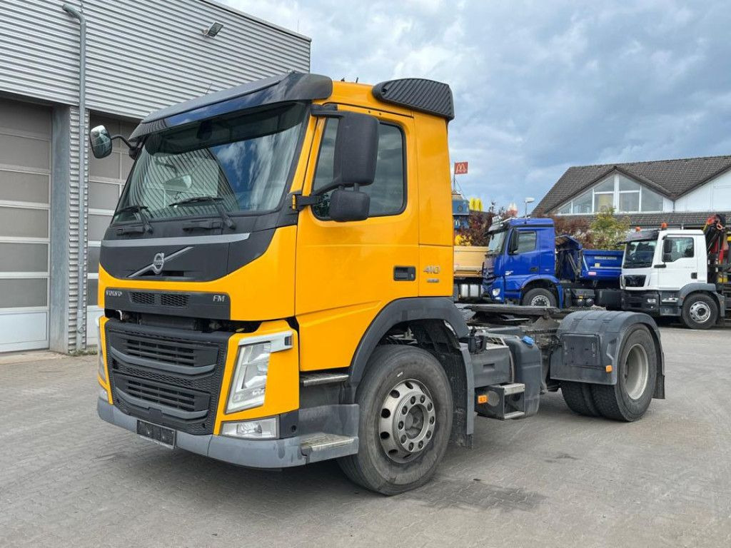 Volvo FM 410 4x2 SZM 6796 KG Leergewicht - Tracteur routier: photos 1 Volvo FM 410 4x2 SZM 6796 KG Leergewicht - Tracteur routier: photos 1