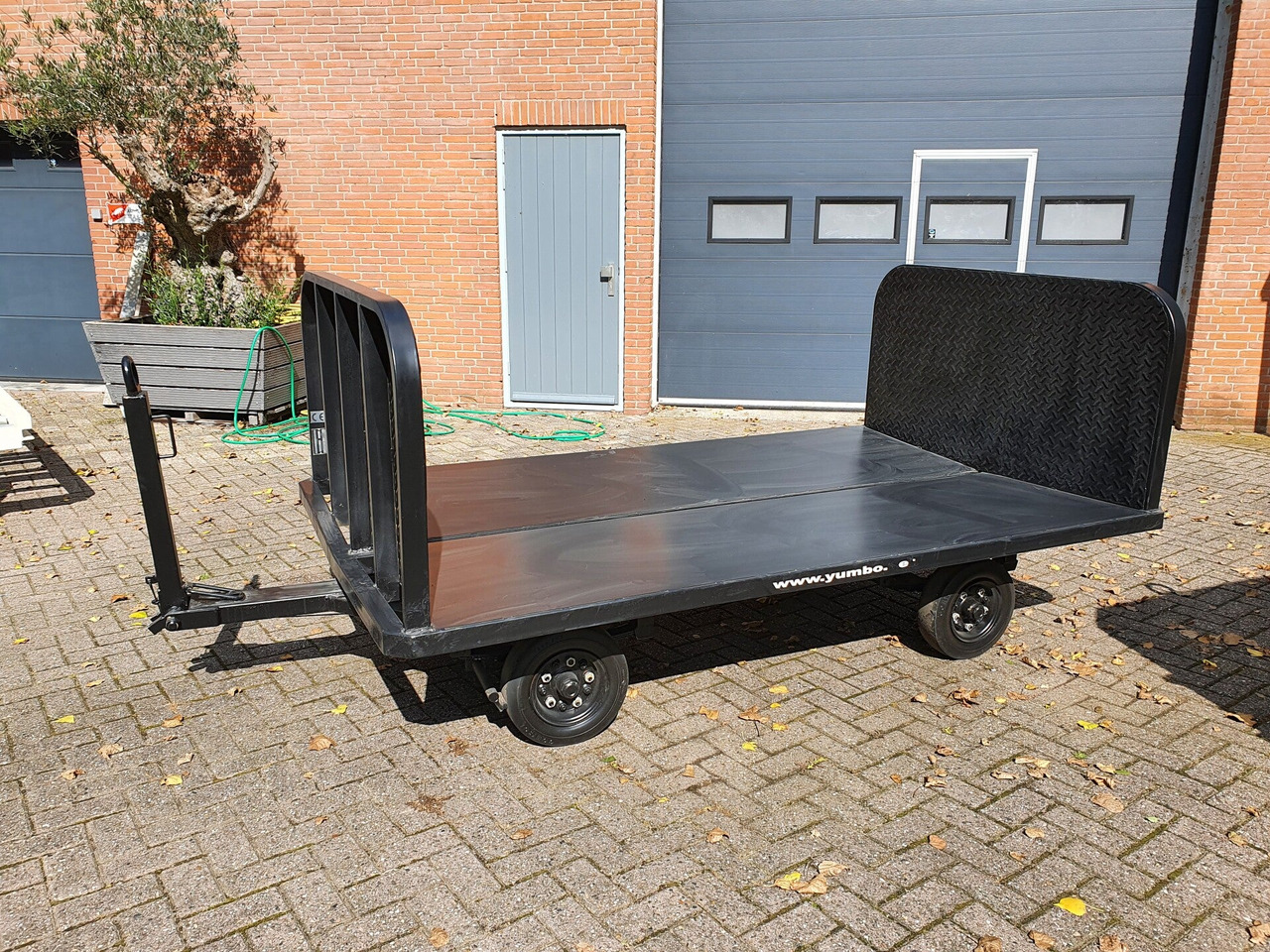 Baggage Cart Yumbo - Équipement aéroportuaire: photos 1 Baggage Cart Yumbo - Équipement aéroportuaire: photos 1