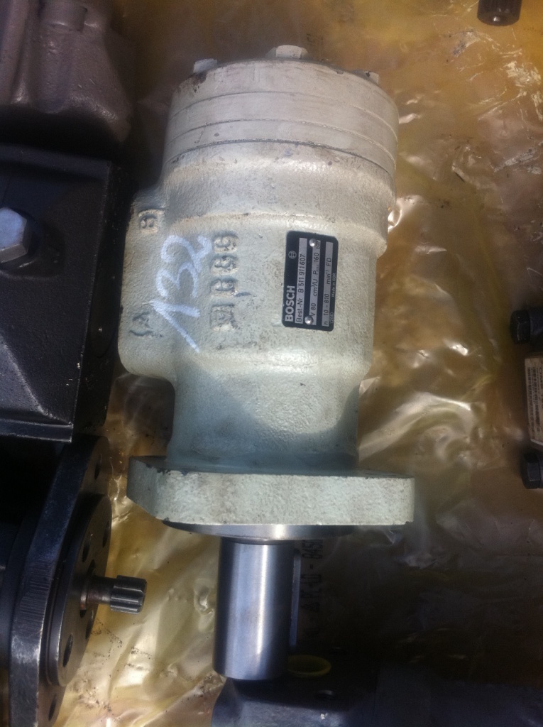 BOSCH B511911607 - Moteur hydraulique pour Engins de chantier: photos 1 BOSCH B511911607 - Moteur hydraulique pour Engins de chantier: photos 1