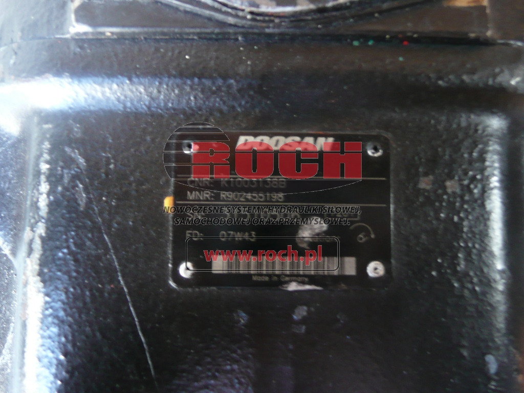 DOOSAN K1003138B - Pompe hydraulique: photos 1 DOOSAN K1003138B - Pompe hydraulique: photos 1