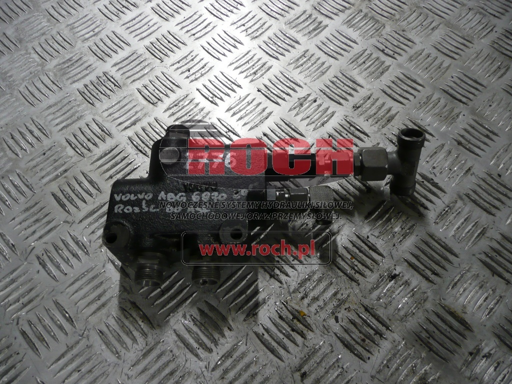 EATON VLC-80 881-2303-053 120110625 - Valve hydraulique: photos 1 EATON VLC-80 881-2303-053 120110625 - Valve hydraulique: photos 1