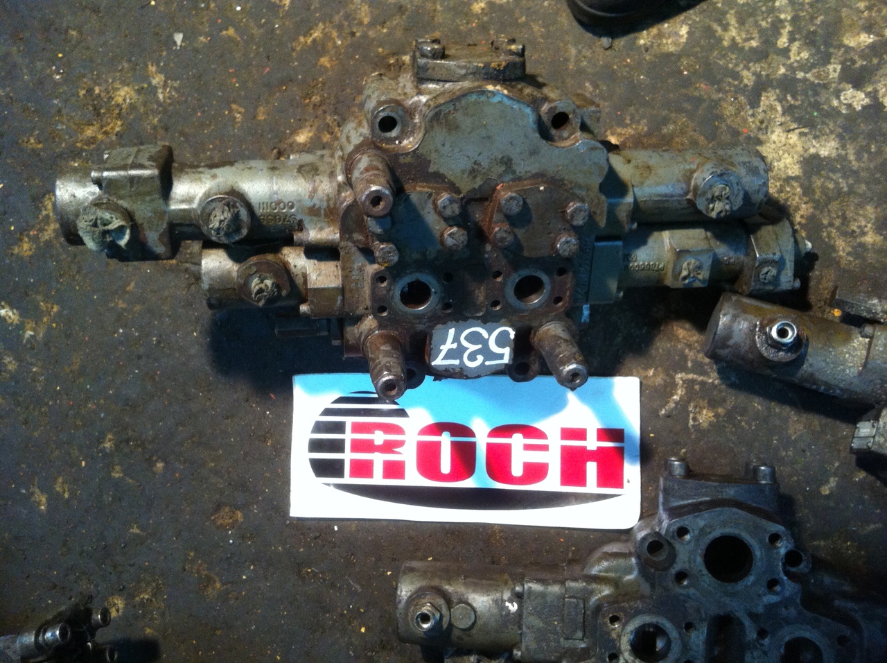HYDRECO HAMWORTHY V2A4011DF10VS 08890176 84011202011 - 2 SEKCYJNY - Valve hydraulique pour Engins de chantier: photos 1 HYDRECO HAMWORTHY V2A4011DF10VS 08890176 84011202011 - 2 SEKCYJNY - Valve hydraulique pour Engins de chantier: photos 1
