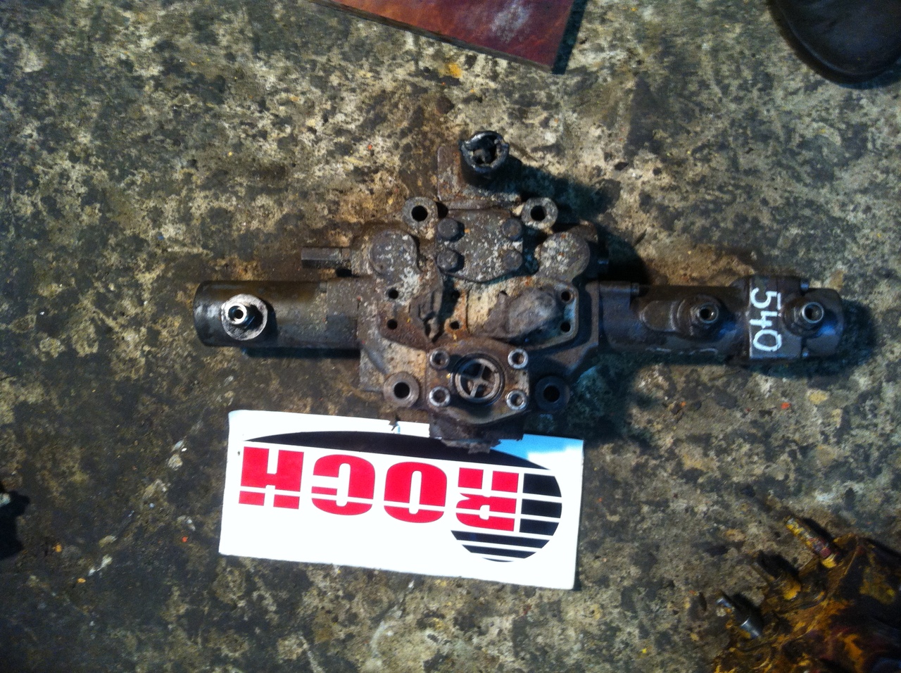 HYDRECO HAMWORTHY V2A4011F5VS 84011100011 - 1 SEKCYJNY - Valve hydraulique pour Engins de chantier: photos 1 HYDRECO HAMWORTHY V2A4011F5VS 84011100011 - 1 SEKCYJNY - Valve hydraulique pour Engins de chantier: photos 1