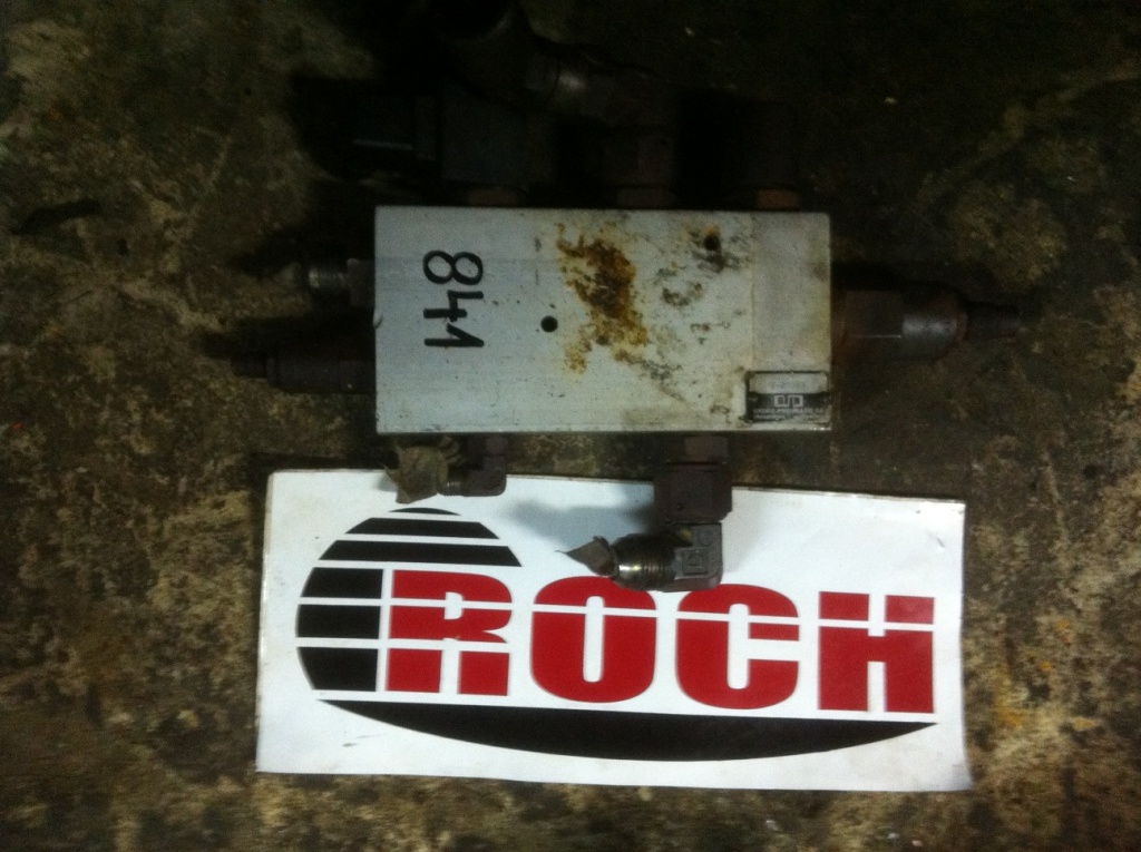 HYDRO-PNEUMATIC V20389 - Valve hydraulique pour Engins de chantier: photos 1 HYDRO-PNEUMATIC V20389 - Valve hydraulique pour Engins de chantier: photos 1