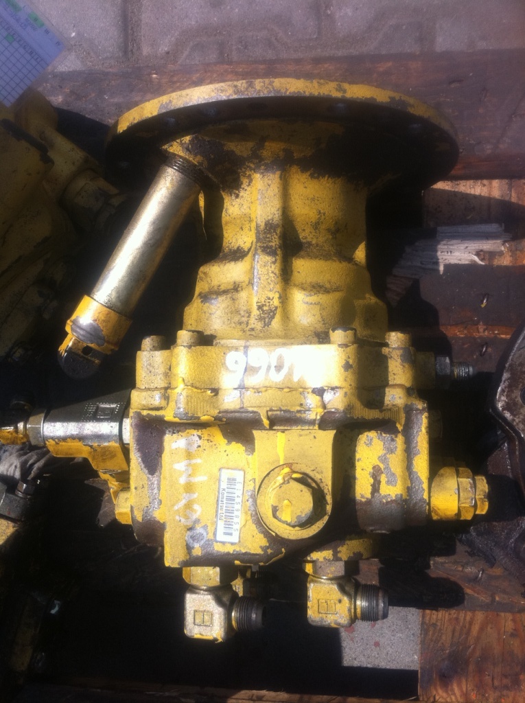KOMATSU E1459855 LVK1 - Moteur hydraulique pour Engins de chantier: photos 1 KOMATSU E1459855 LVK1 - Moteur hydraulique pour Engins de chantier: photos 1