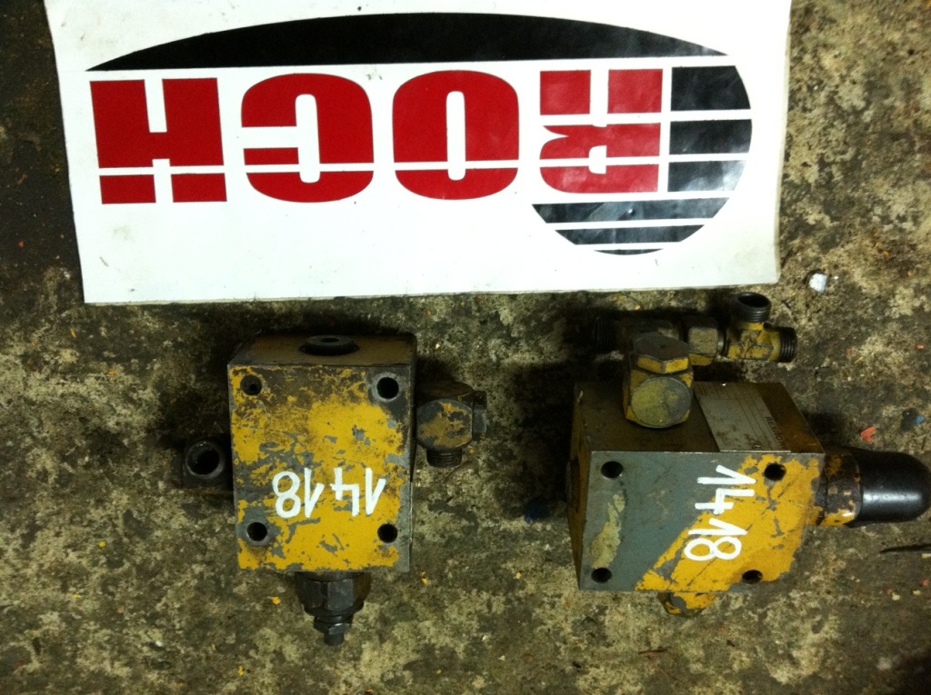 REXROTH DBDS8G12/50 423736/8 - Valve hydraulique pour Engins de chantier: photos 1 REXROTH DBDS8G12/50 423736/8 - Valve hydraulique pour Engins de chantier: photos 1