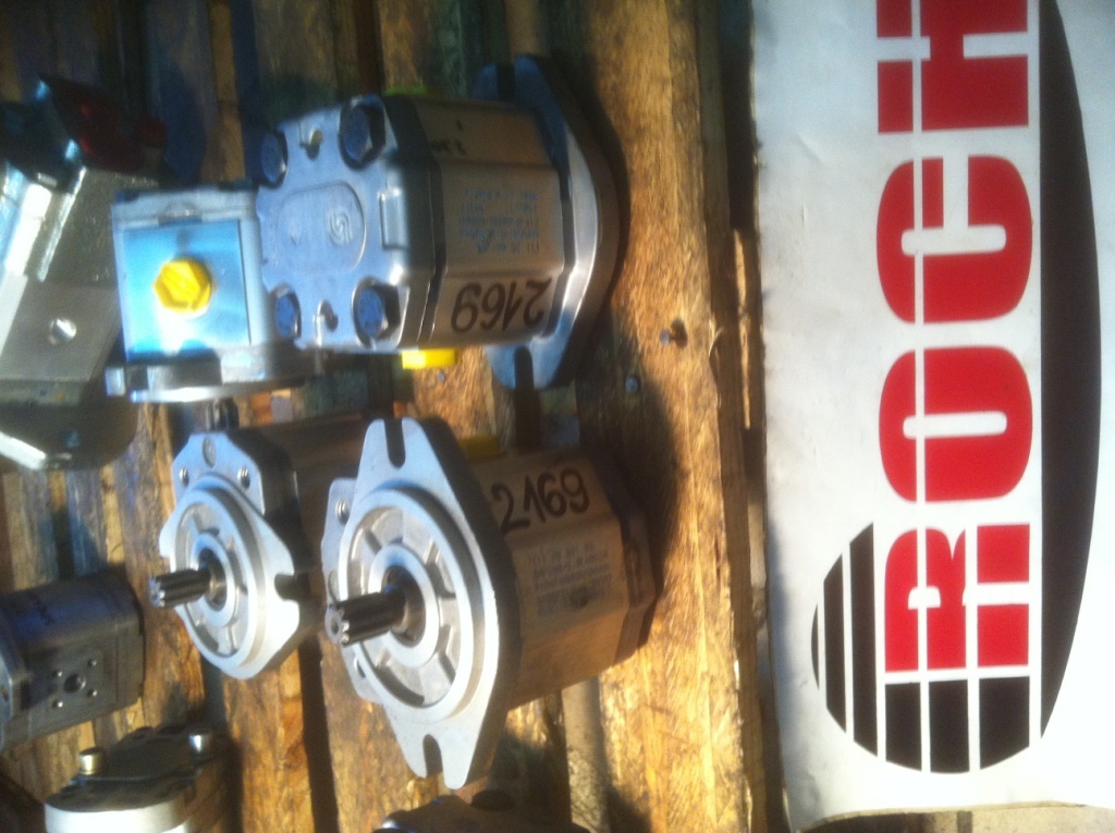 SAUER SUNDSTRAND 111.20.881.00SNP2NN/6,0LN06SA P1F4F4NNNN/NNNNN - Pompe hydraulique pour Engins de chantier: photos 1 SAUER SUNDSTRAND 111.20.881.00SNP2NN/6,0LN06SA P1F4F4NNNN/NNNNN - Pompe hydraulique pour Engins de chantier: photos 1