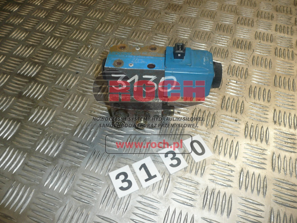 VICKERS KOŚĆ - 1 SEKCYJNY + DG4V-3-2AL-M-KUP4D3-H7-60 + CEWKA 24V 30W - Valve hydraulique: photos 1 VICKERS KOŚĆ - 1 SEKCYJNY + DG4V-3-2AL-M-KUP4D3-H7-60 + CEWKA 24V 30W - Valve hydraulique: photos 1