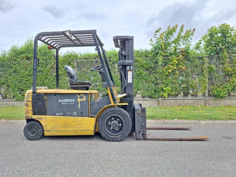 Caterpillar EP30K - Chariot élévateur électrique: photos 4 Caterpillar EP30K - Chariot élévateur électrique: photos 4