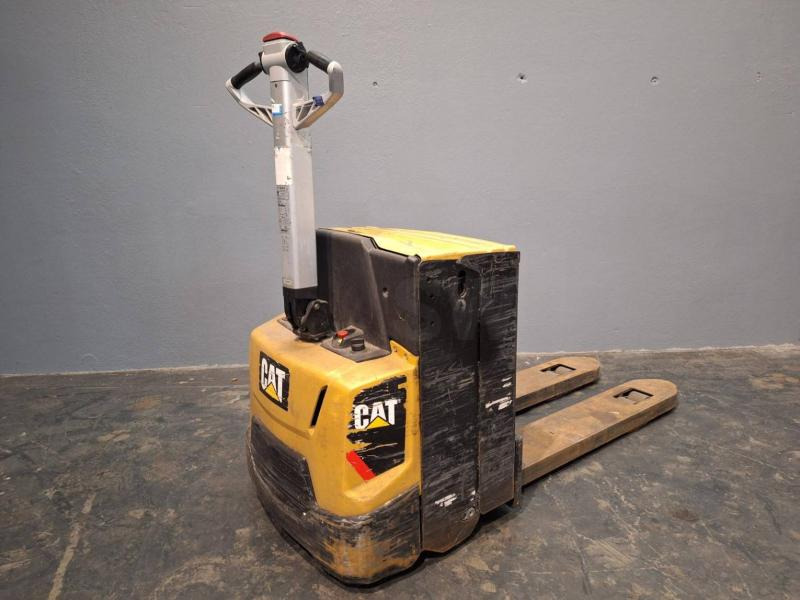 Caterpillar NPP20N2E - Transpalette: photos 1 Caterpillar NPP20N2E - Transpalette: photos 1