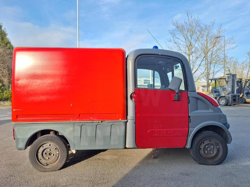 Mega MULTITRUCK - Camion fourgon: photos 1 Mega MULTITRUCK - Camion fourgon: photos 1
