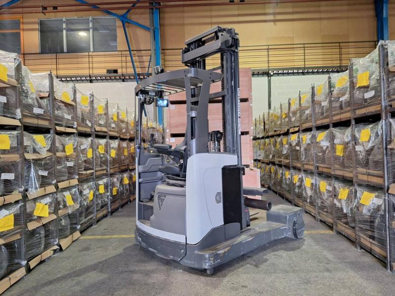 UniCarriers 250DTFVRE635UFW - Chariot multidirectionnel: photos 5 UniCarriers 250DTFVRE635UFW - Chariot multidirectionnel: photos 5