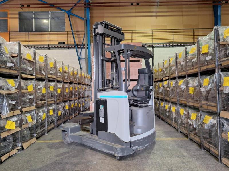UniCarriers 250DTFVRE635UFW - Chariot multidirectionnel: photos 4 UniCarriers 250DTFVRE635UFW - Chariot multidirectionnel: photos 4