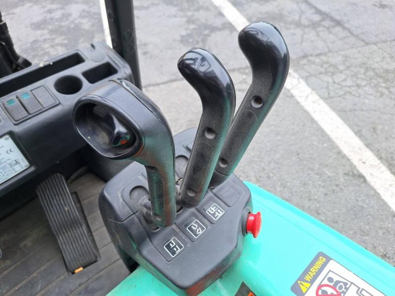 Chariot élévateur électrique Yale ERP16VT: photos 11 Chariot élévateur électrique Yale ERP16VT: photos 11