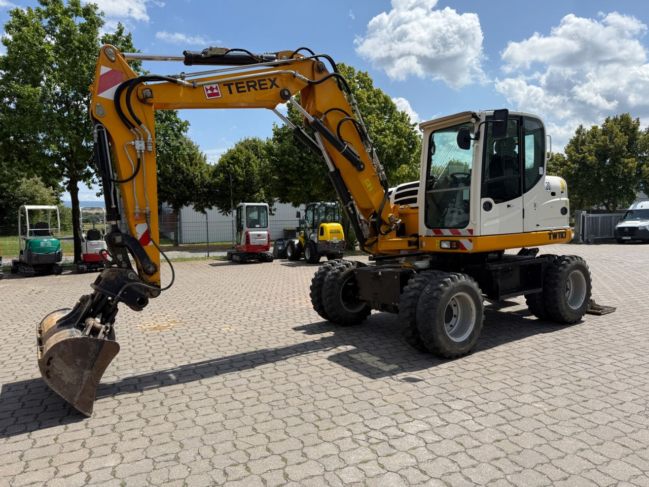 Terex TW 110, Bj 14, 2265 BH, VA, SWE, 4 TL, 1 GLV - Pelle sur pneus: photos 1 Terex TW 110, Bj 14, 2265 BH, VA, SWE, 4 TL, 1 GLV - Pelle sur pneus: photos 1