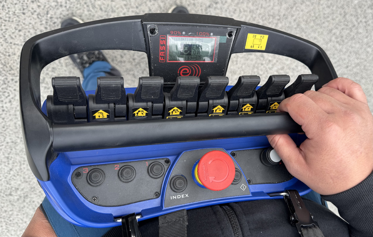 Volvo FMX 500 Fassi F990-8 JIB-6 - Camion grue: photos 5 Volvo FMX 500 Fassi F990-8 JIB-6 - Camion grue: photos 5