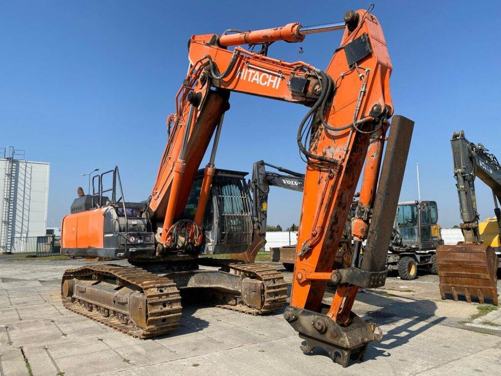 Hitachi ZX350LC-6 - Pelle sur chenille: photos 1 Hitachi ZX350LC-6 - Pelle sur chenille: photos 1