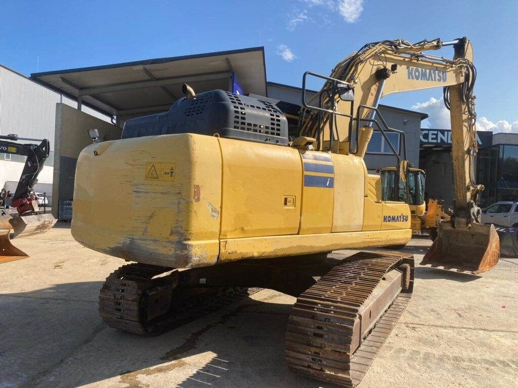 Komatsu PC210LC-11 - Pelle sur chenille: photos 2 Komatsu PC210LC-11 - Pelle sur chenille: photos 2