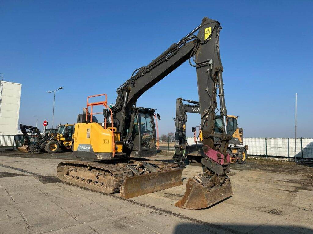Volvo ECR145EL - Pelle sur chenille: photos 1 Volvo ECR145EL - Pelle sur chenille: photos 1