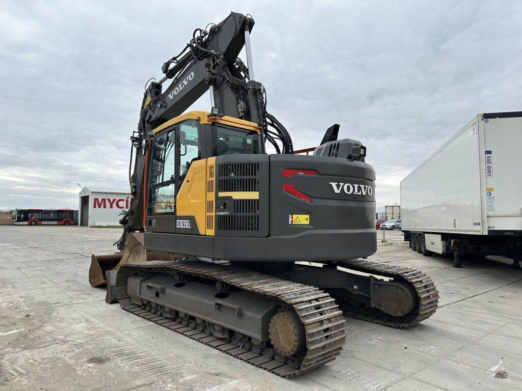 Volvo ECR235EL - Pelle sur chenille: photos 2 Volvo ECR235EL - Pelle sur chenille: photos 2