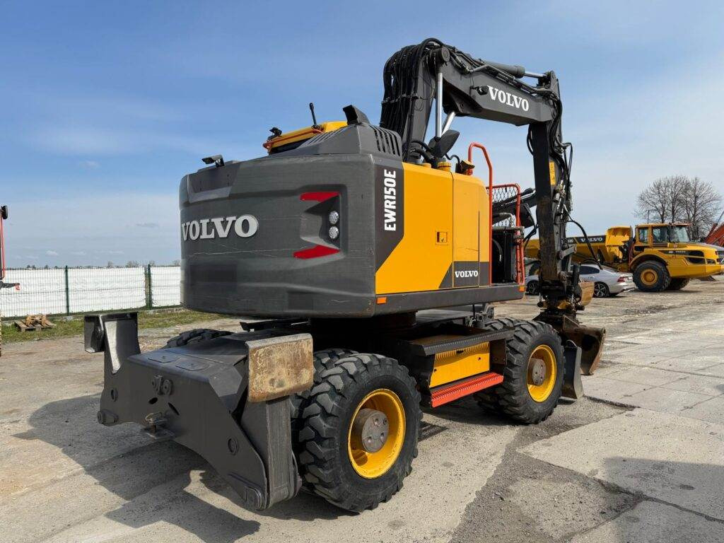 Volvo EWR150E - Pelle sur pneus: photos 3 Volvo EWR150E - Pelle sur pneus: photos 3