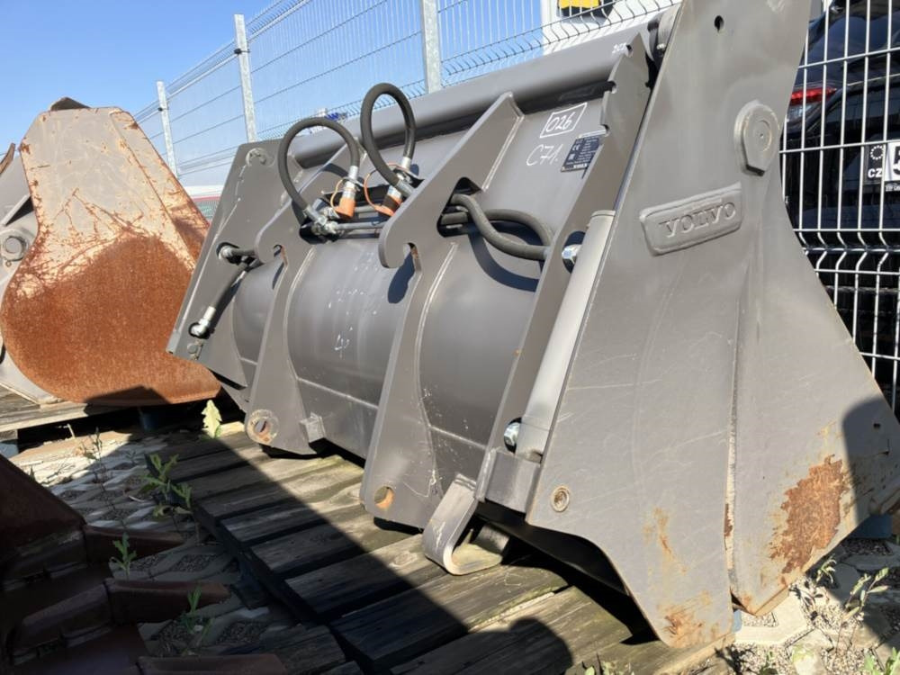 Volvo Klappschaufel mit Messer TPZ - Godet: photos 2 Volvo Klappschaufel mit Messer TPZ - Godet: photos 2