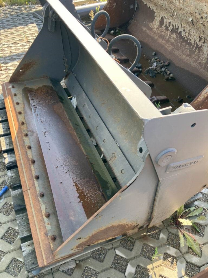 Volvo Klappschaufel mit Messer TPZ - Godet: photos 4 Volvo Klappschaufel mit Messer TPZ - Godet: photos 4