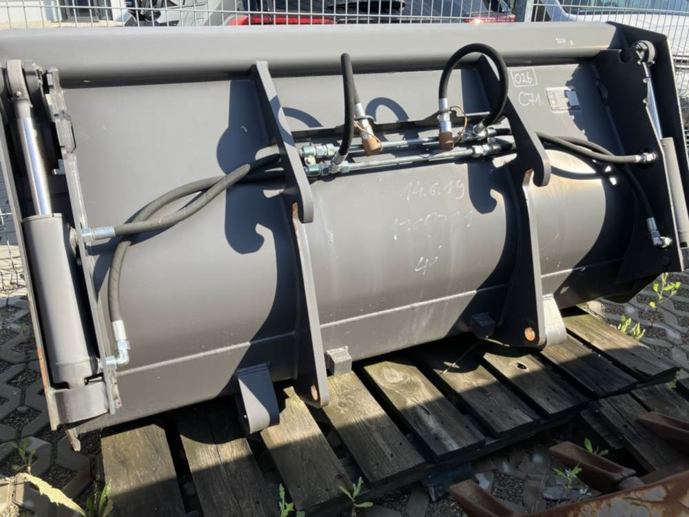 Volvo Klappschaufel mit Messer TPZ - Godet: photos 3 Volvo Klappschaufel mit Messer TPZ - Godet: photos 3