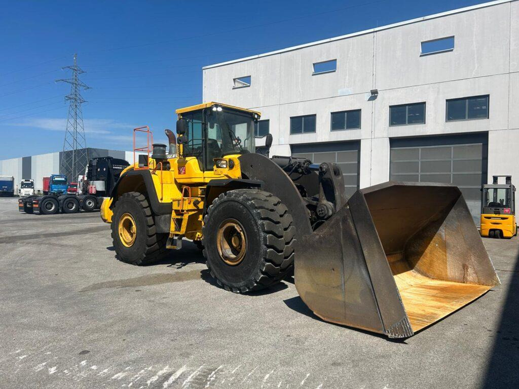 Volvo L250G - Chargeuse sur pneus: photos 1 Volvo L250G - Chargeuse sur pneus: photos 1