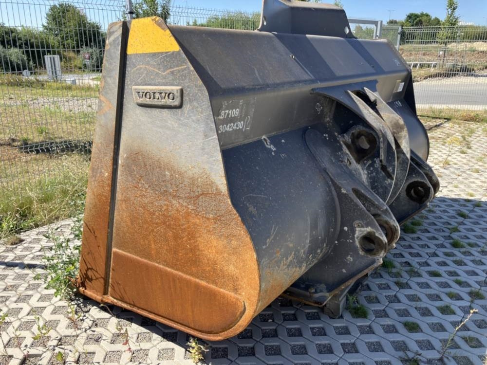 Volvo Schaufel mit Zähnen - Festanbau - Godet: photos 3 Volvo Schaufel mit Zähnen - Festanbau - Godet: photos 3