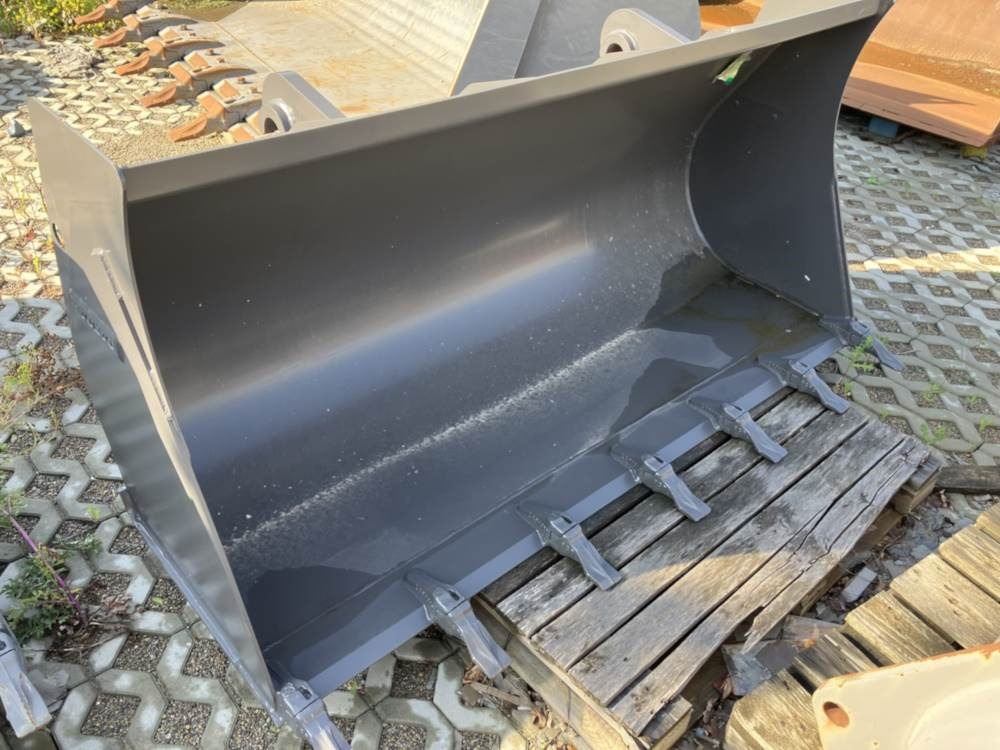 Volvo Schaufel mit Zähnen TPV - Godet: photos 1 Volvo Schaufel mit Zähnen TPV - Godet: photos 1