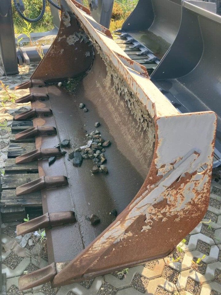 Volvo Schaufel mit Zähnen TPZ - Godet: photos 3 Volvo Schaufel mit Zähnen TPZ - Godet: photos 3