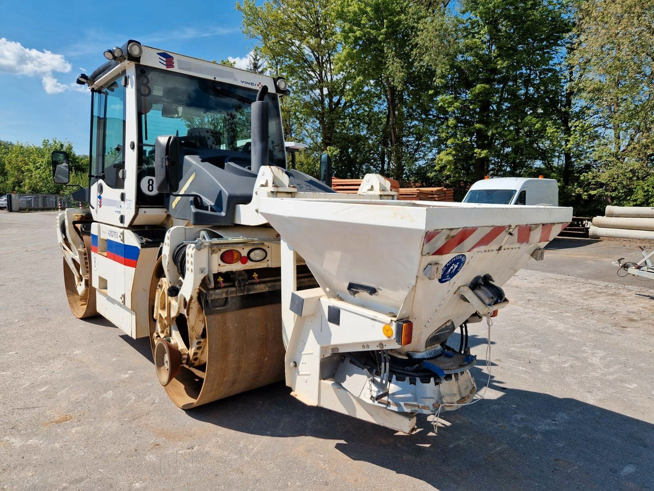 BOMAG BW 174 AP-4 AM Walze 12 Ton *Vibrator *Streuer - Rouleau compresseur: photos 1 BOMAG BW 174 AP-4 AM Walze 12 Ton *Vibrator *Streuer - Rouleau compresseur: photos 1
