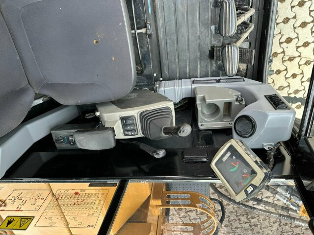 CAT Bagger 306 E2 Minibagger Kettenbagger 270 H - Pelle sur chenille: photos 3 CAT Bagger 306 E2 Minibagger Kettenbagger 270 H - Pelle sur chenille: photos 3