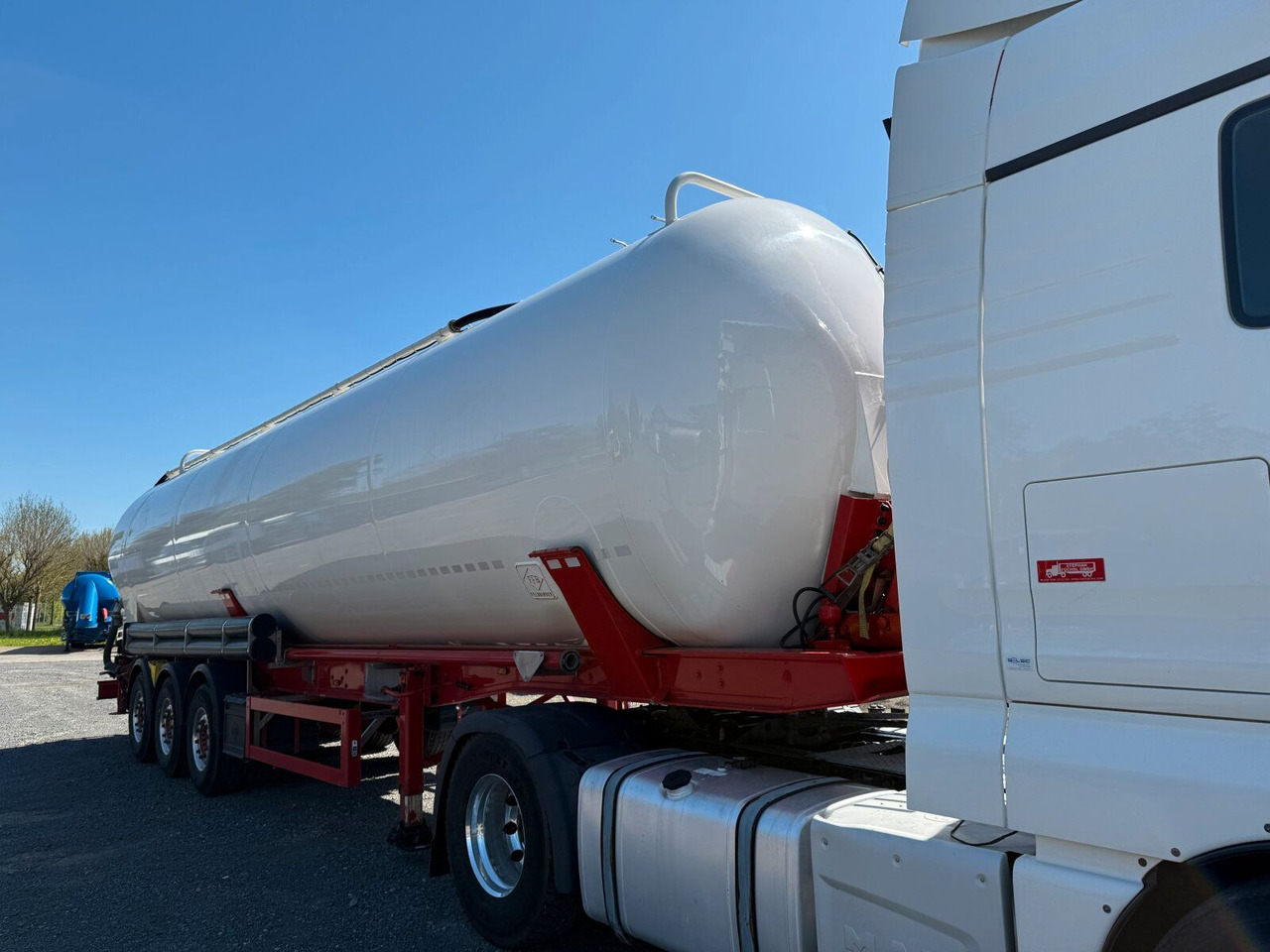 Feldbinder KIP 60.3 Silo 60.000 L 3 Achse ADR - Citerne pulvérulente: photos 1 Feldbinder KIP 60.3 Silo 60.000 L 3 Achse ADR - Citerne pulvérulente: photos 1