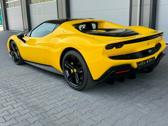 Coupé Ferrari 296 GTB Coupe: photos 11