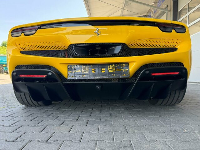 Coupé Ferrari 296 GTB Coupe: photos 10