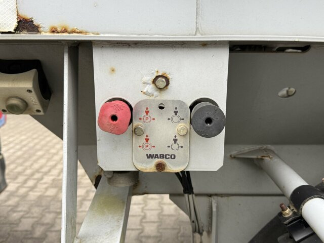 Liebherr Betonmischer Concrete Auflieger 10 m³ - Camion malaxeur: photos 5 Liebherr Betonmischer Concrete Auflieger 10 m³ - Camion malaxeur: photos 5