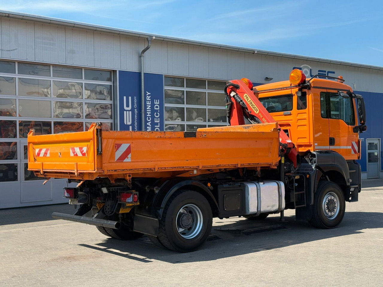 MAN TGA 18.360 4x4 Kipper Kran PALFINGER Winterd. - Camion benne, Camion grue: photos 3 MAN TGA 18.360 4x4 Kipper Kran PALFINGER Winterd. - Camion benne, Camion grue: photos 3