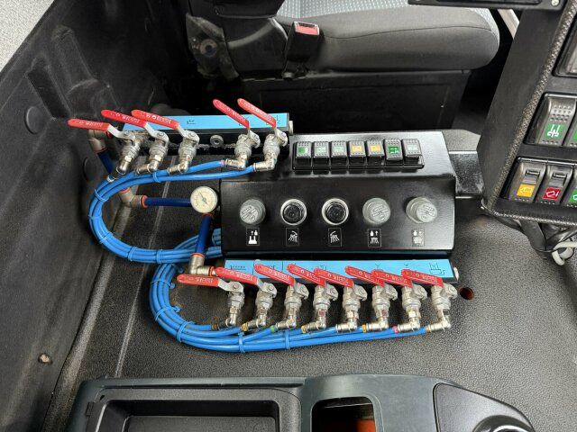 MAN TGM 18.340 Kehrmaschine FAUN VIAJET 6 HD 200 bar - Balayeuse de voirie: photos 5 MAN TGM 18.340 Kehrmaschine FAUN VIAJET 6 HD 200 bar - Balayeuse de voirie: photos 5