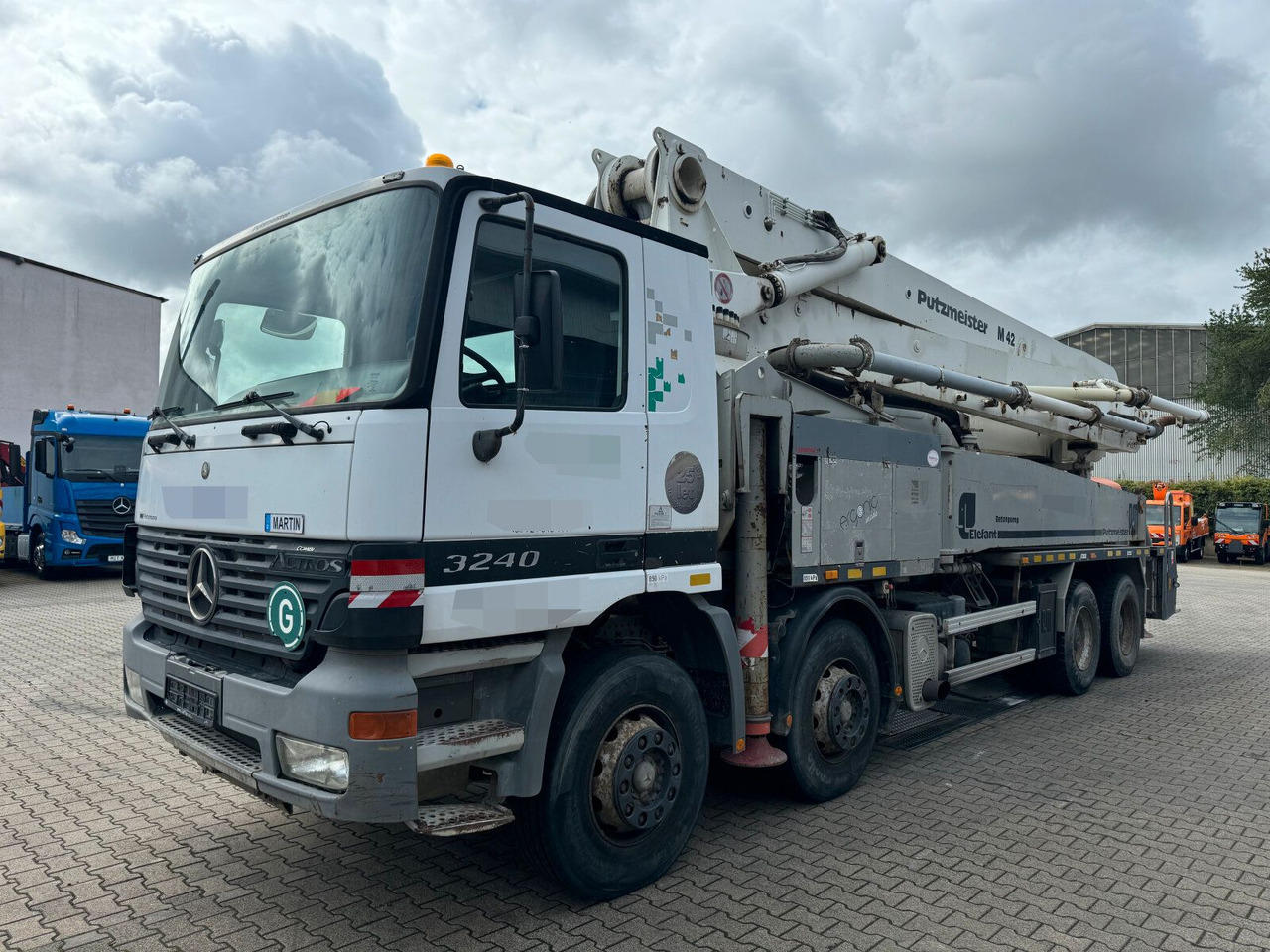Mercedes-Benz ACTROS 3240 8x4 Betonpumpe PUTZMEISTER BSF 42 M - Camion pompe: photos 3 Mercedes-Benz ACTROS 3240 8x4 Betonpumpe PUTZMEISTER BSF 42 M - Camion pompe: photos 3