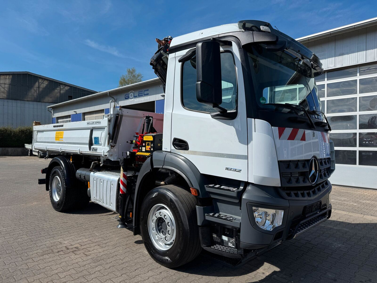 Mercedes-Benz AROCS 1832 4x2 Euro 6 Kipper Kran FASSI F120FB - Camion benne, Camion grue: photos 1 Mercedes-Benz AROCS 1832 4x2 Euro 6 Kipper Kran FASSI F120FB - Camion benne, Camion grue: photos 1