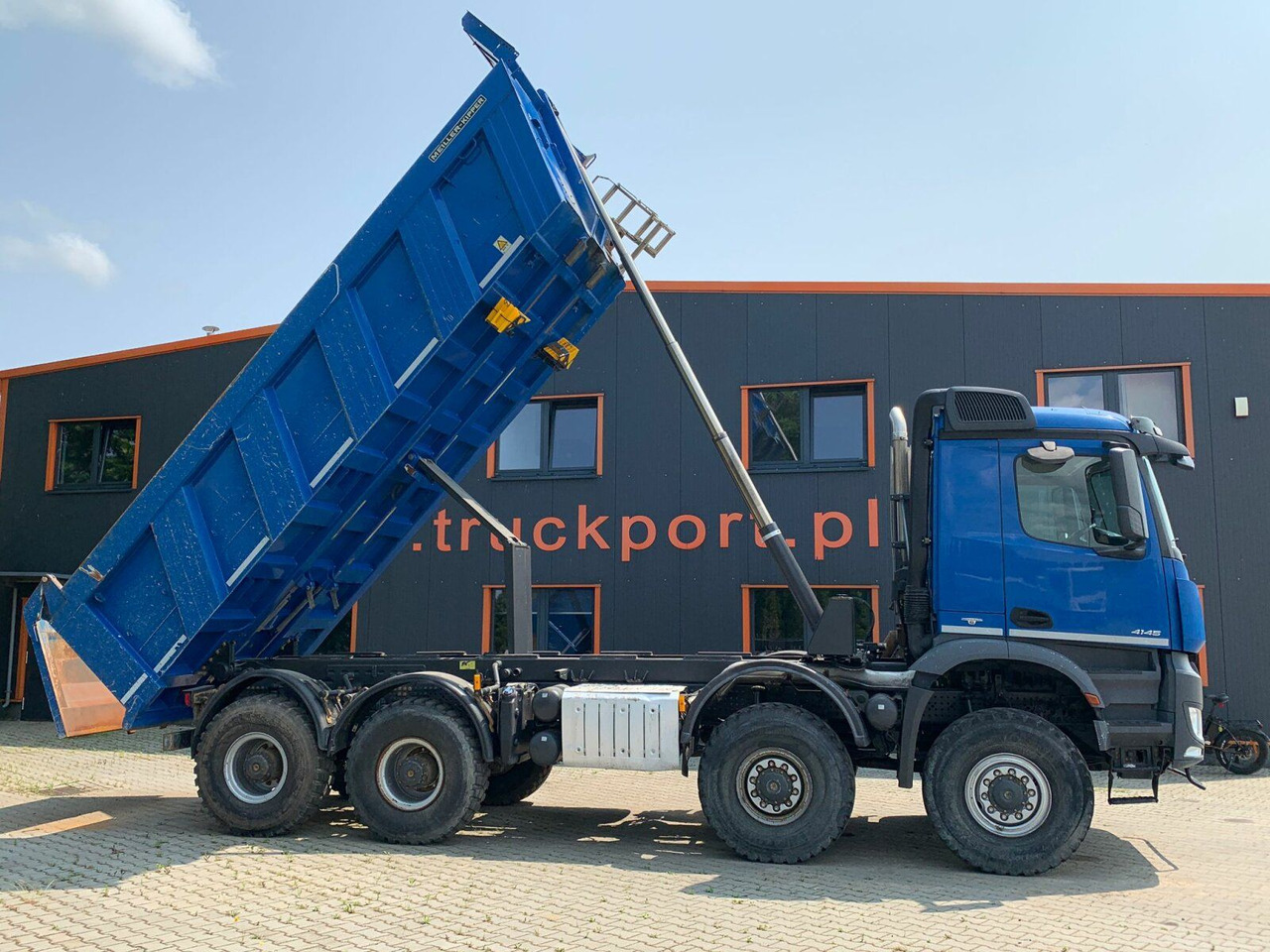 Mercedes-Benz AROCS 4145 8x8 EURO6 Muldenkipper TOP! - Camion benne: photos 4 Mercedes-Benz AROCS 4145 8x8 EURO6 Muldenkipper TOP! - Camion benne: photos 4