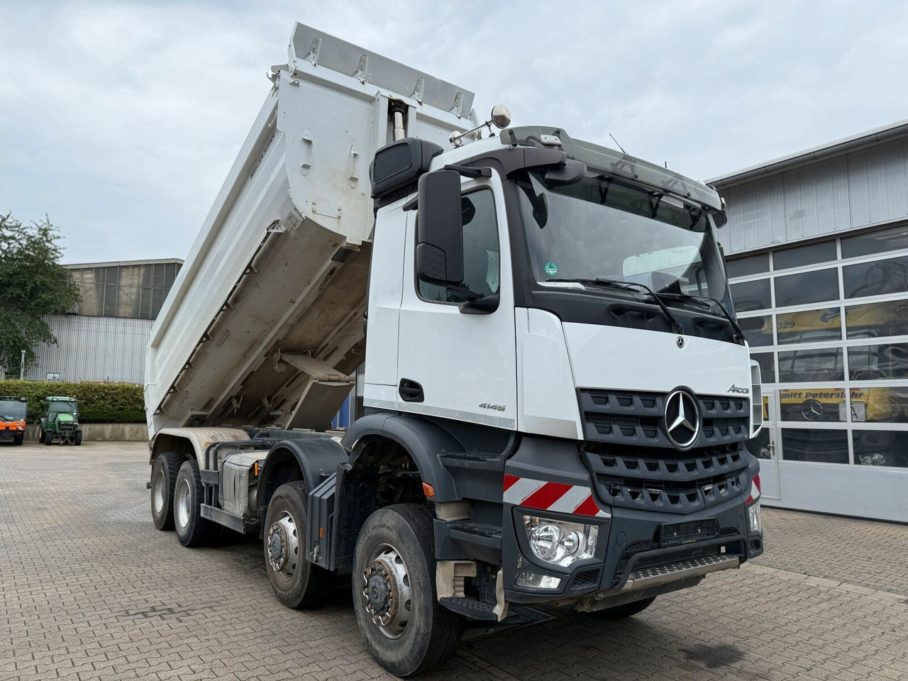 Mercedes-Benz AROCS 4145 8x8 Meiller Muldenkipper - Camion multibenne: photos 2 Mercedes-Benz AROCS 4145 8x8 Meiller Muldenkipper - Camion multibenne: photos 2