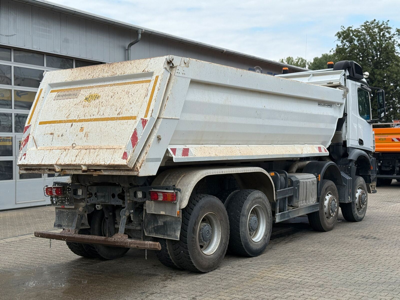 Mercedes-Benz AROCS 4145 8x8 Meiller Muldenkipper - Camion multibenne: photos 5 Mercedes-Benz AROCS 4145 8x8 Meiller Muldenkipper - Camion multibenne: photos 5