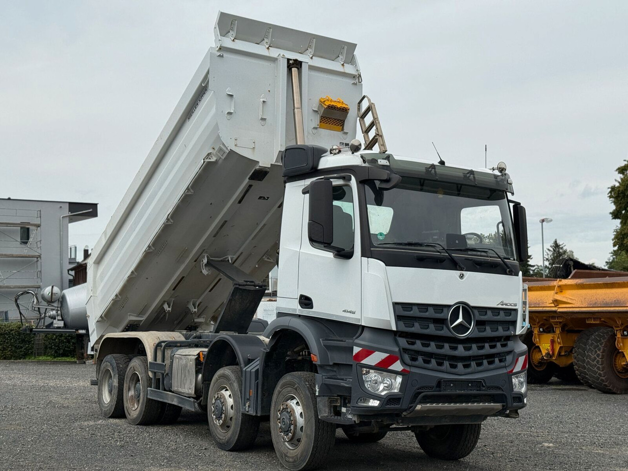 Mercedes-Benz AROCS 4145 8x8 Meiller Muldenkipper - Camion multibenne: photos 2 Mercedes-Benz AROCS 4145 8x8 Meiller Muldenkipper - Camion multibenne: photos 2