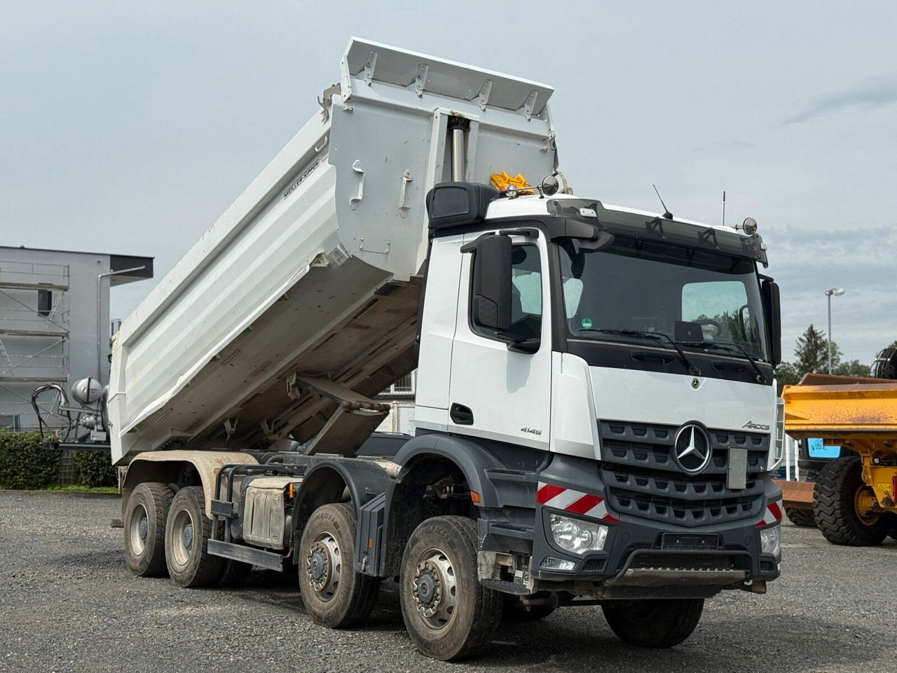 Mercedes-Benz AROCS 4145 8x8 Meiller Muldenkipper - Camion multibenne: photos 2 Mercedes-Benz AROCS 4145 8x8 Meiller Muldenkipper - Camion multibenne: photos 2