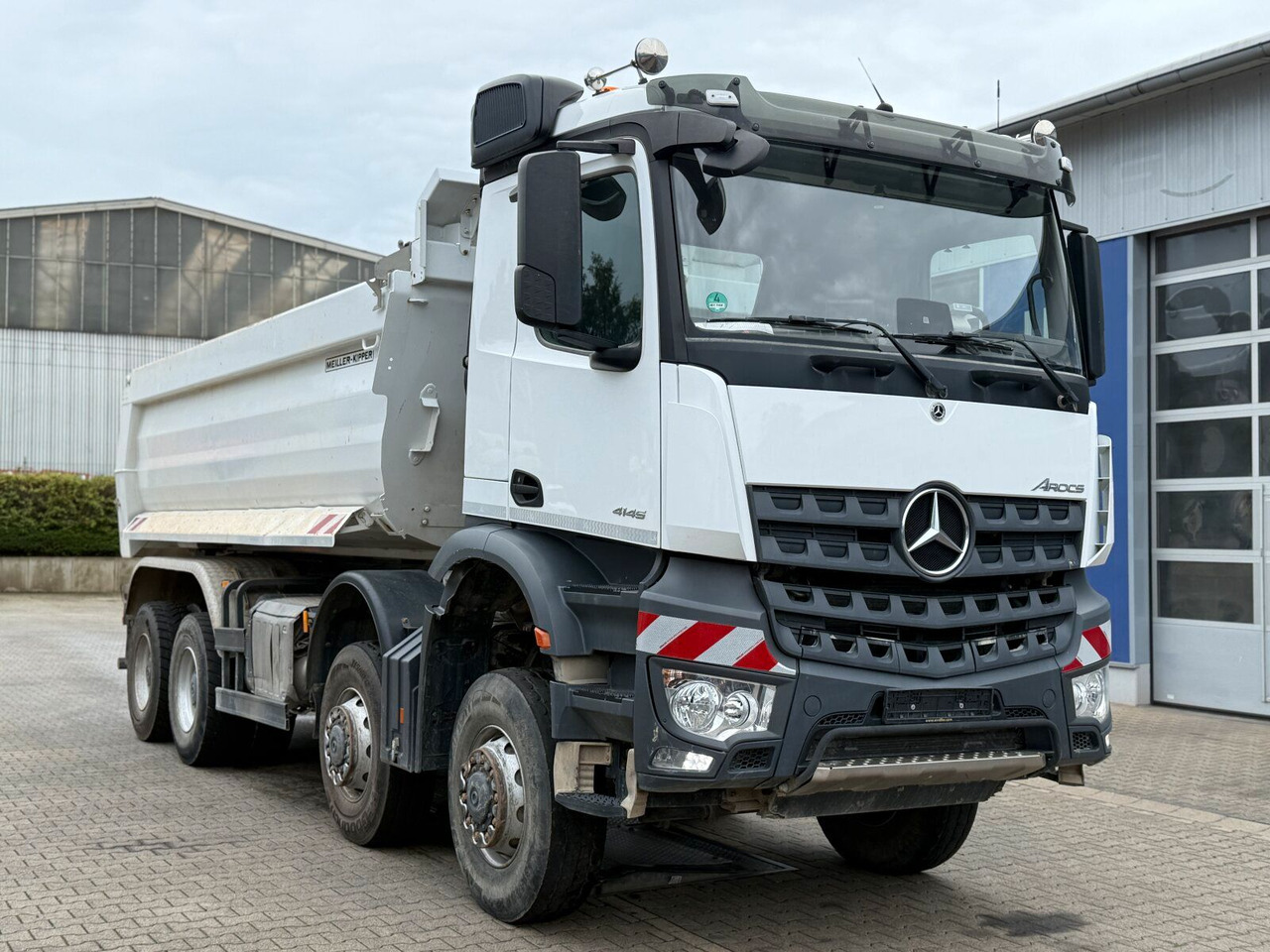 Mercedes-Benz AROCS 4145 8x8 Meiller Muldenkipper - Camion multibenne: photos 1 Mercedes-Benz AROCS 4145 8x8 Meiller Muldenkipper - Camion multibenne: photos 1