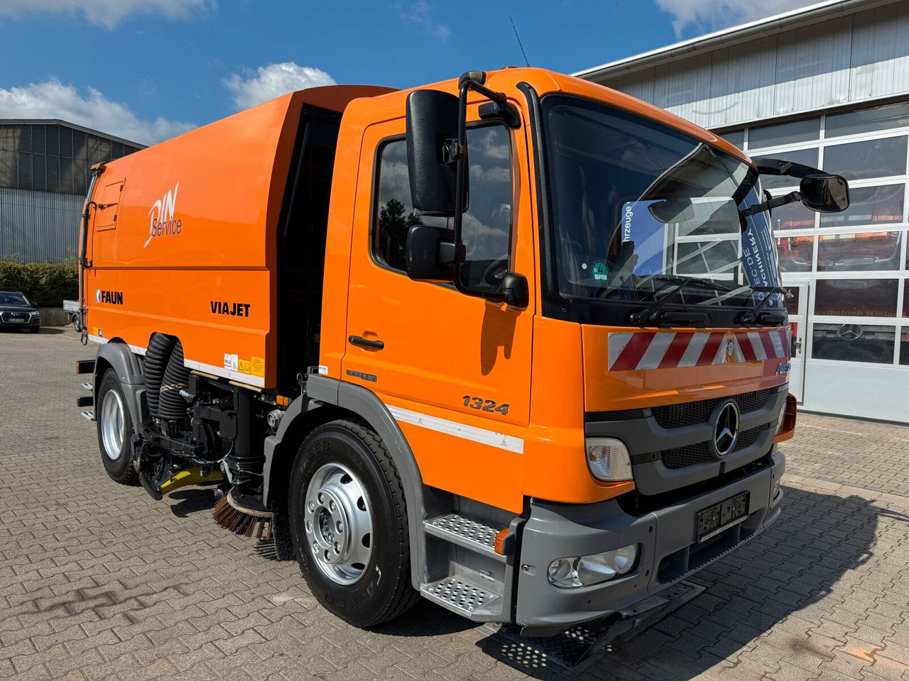 Mercedes-Benz ATEGO 1324 4x2 Kehrmaschine FAUN Viajet 6R/H - Balayeuse de voirie: photos 1 Mercedes-Benz ATEGO 1324 4x2 Kehrmaschine FAUN Viajet 6R/H - Balayeuse de voirie: photos 1